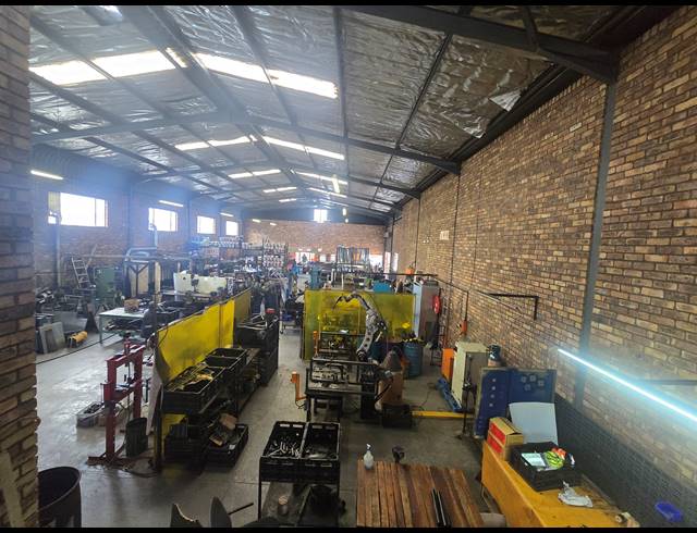 550M² WAREHOUSE TO LET IN ANDERBOLT